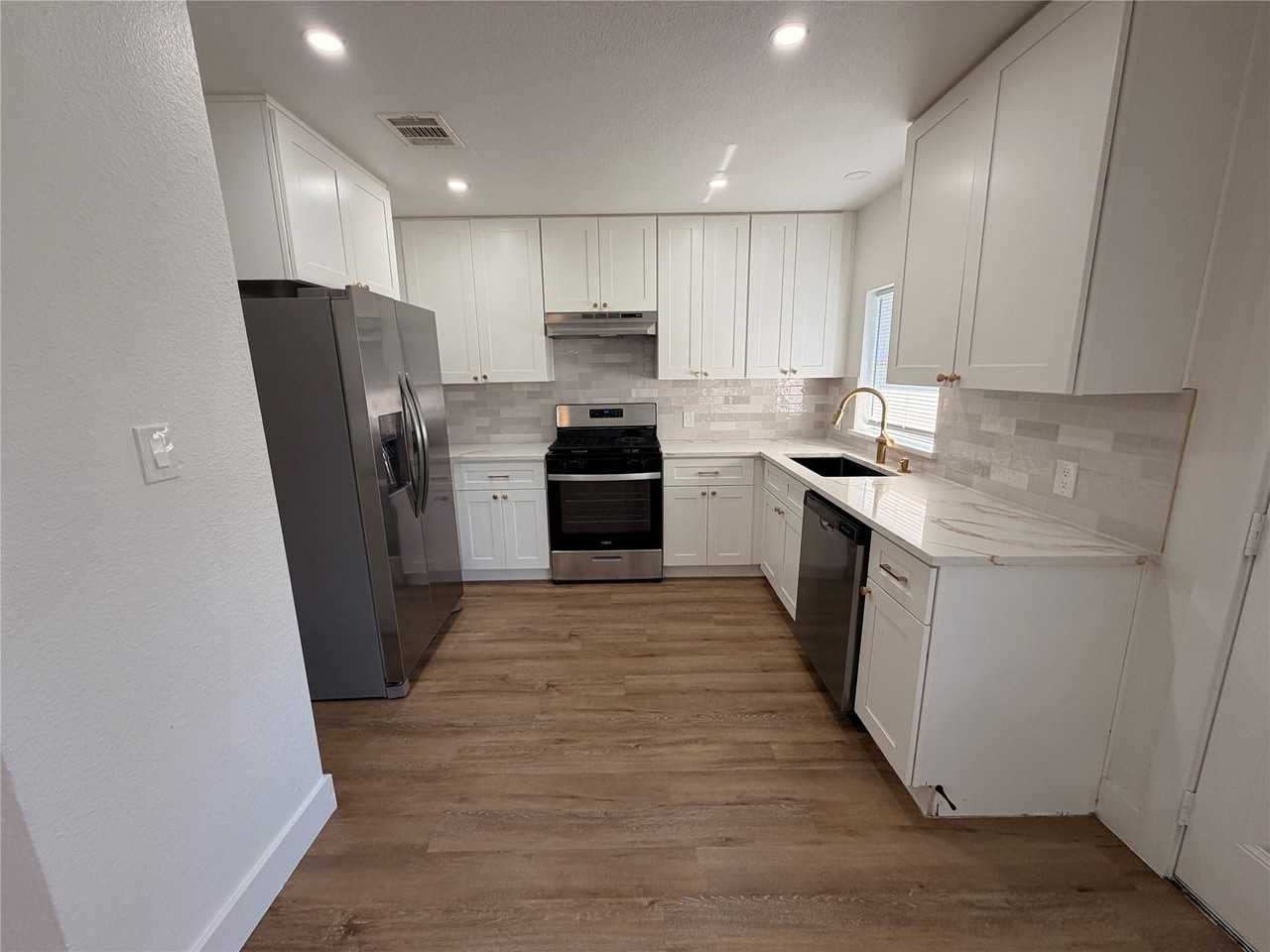 2408 Norwood Dr - Photo 3 of 13