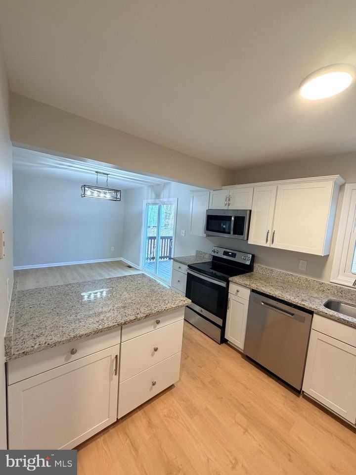 203 Sea Cliff Dr - Photo 2 of 11