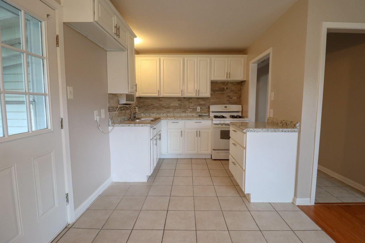 3732 Kenwood St - Photo 7 of 20