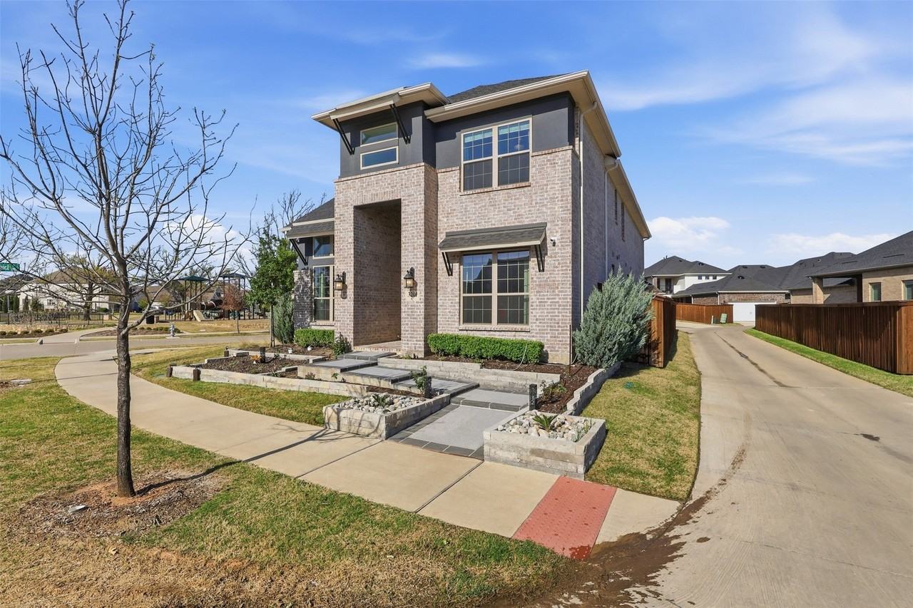 3201 Casa Blanca St - Photo 3 of 30