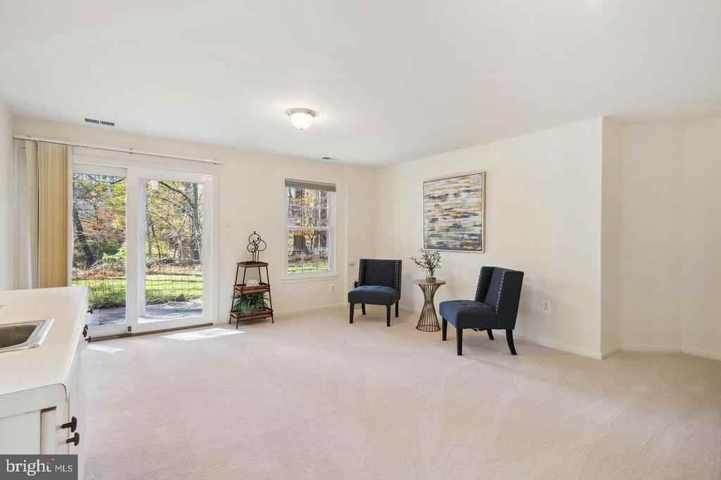 1511 Hugo Cir - Photo 2 of 8