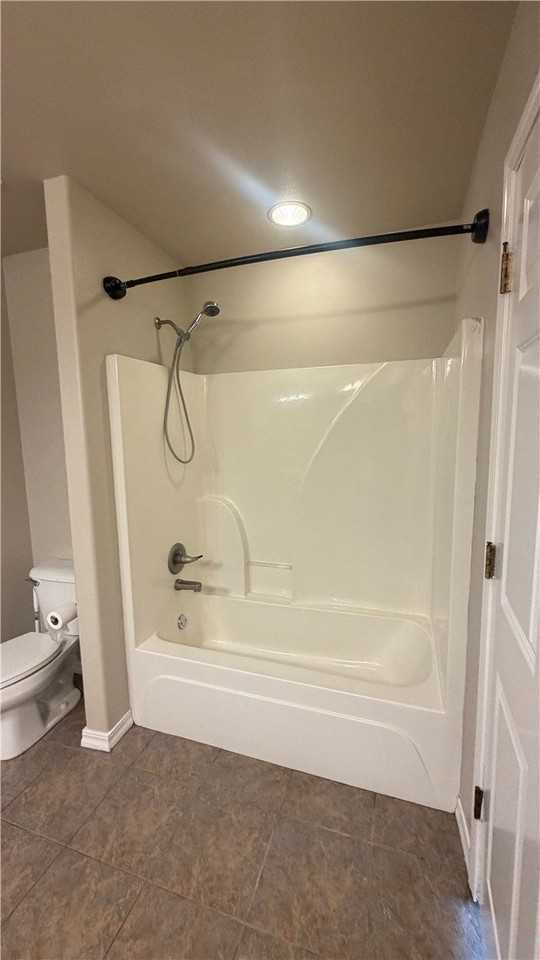 77 Ingleborough Dr - Photo 7 of 19