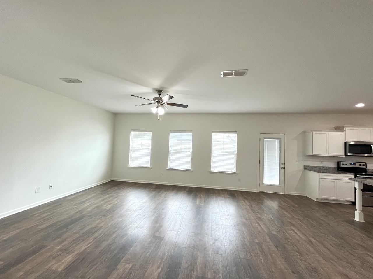 105 E Coker Way - Photo 6 of 23