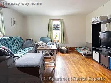 17 Montgomery St #2 - Photo 5 of 6