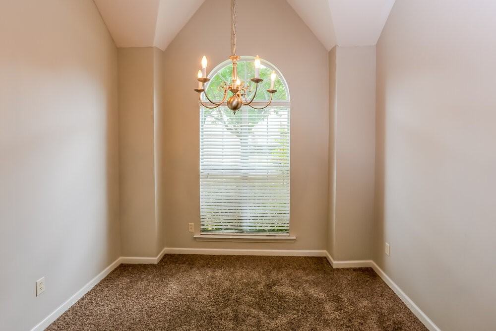 4832 Ashcroft Dr - Photo 5 of 17