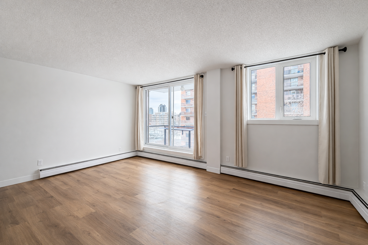 501 ShyLui - Photo 3 of 23