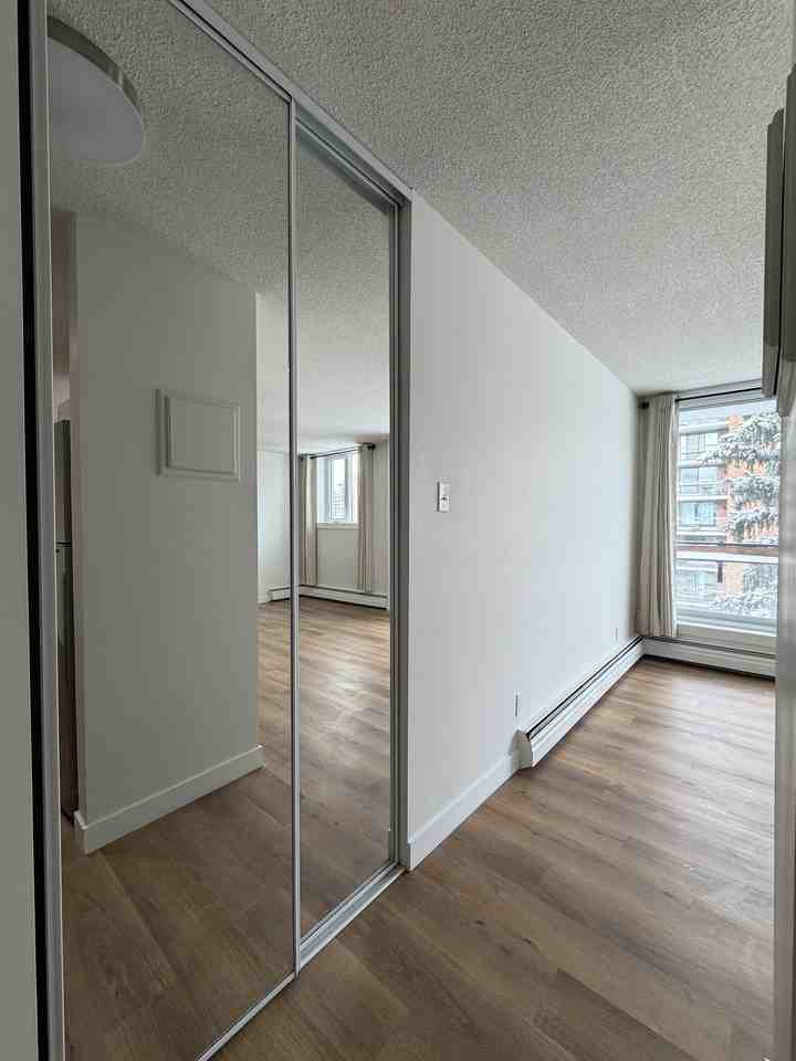 501 ShyLui - Photo 4 of 23