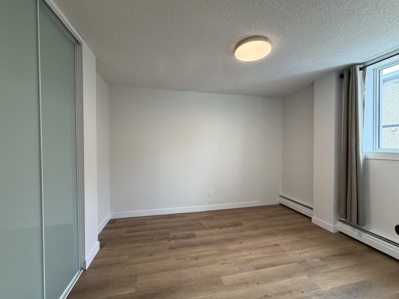 501 ShyLui - Photo 5 of 23