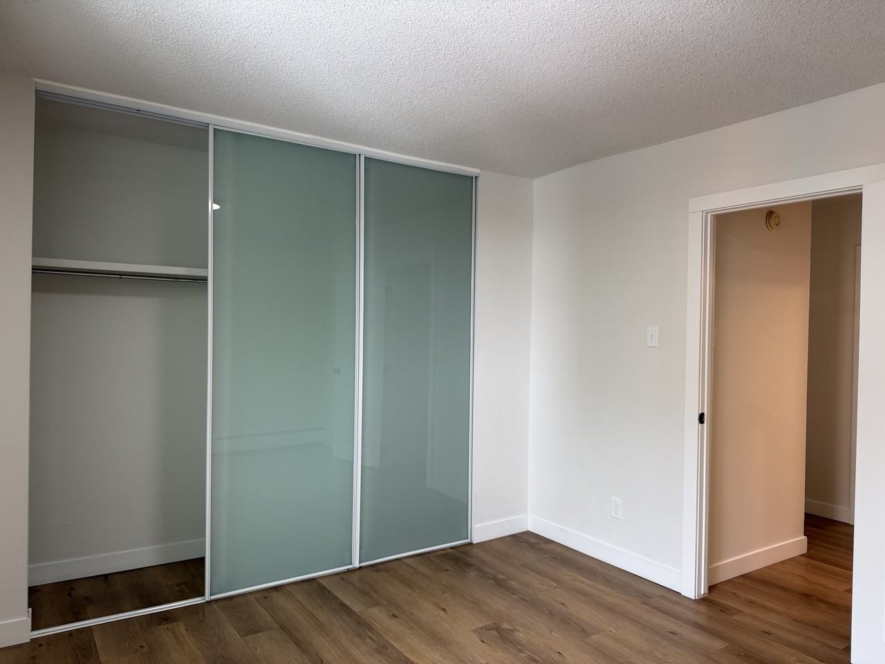 501 ShyLui - Photo 6 of 23