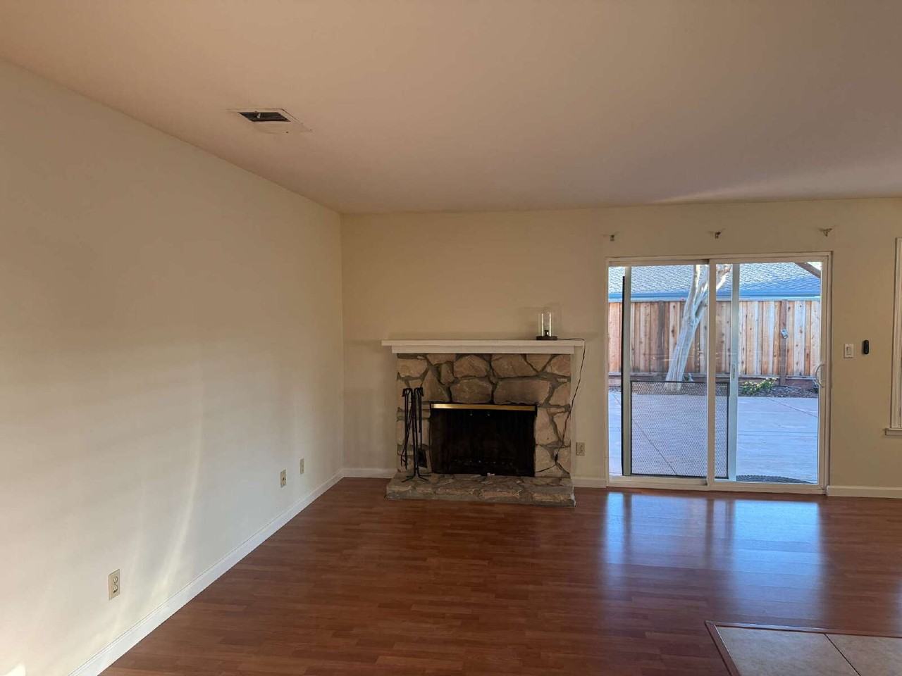 460 Latona Ct - Photo 4 of 13