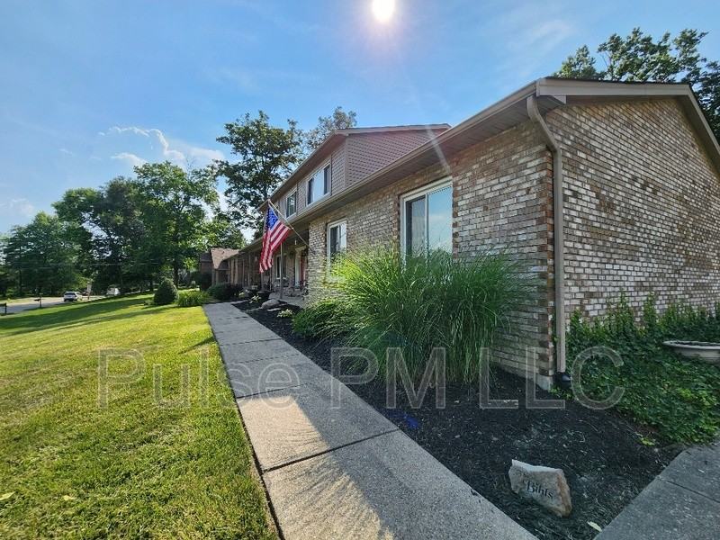 3122 Elmwood Dr - Photo 3 of 14