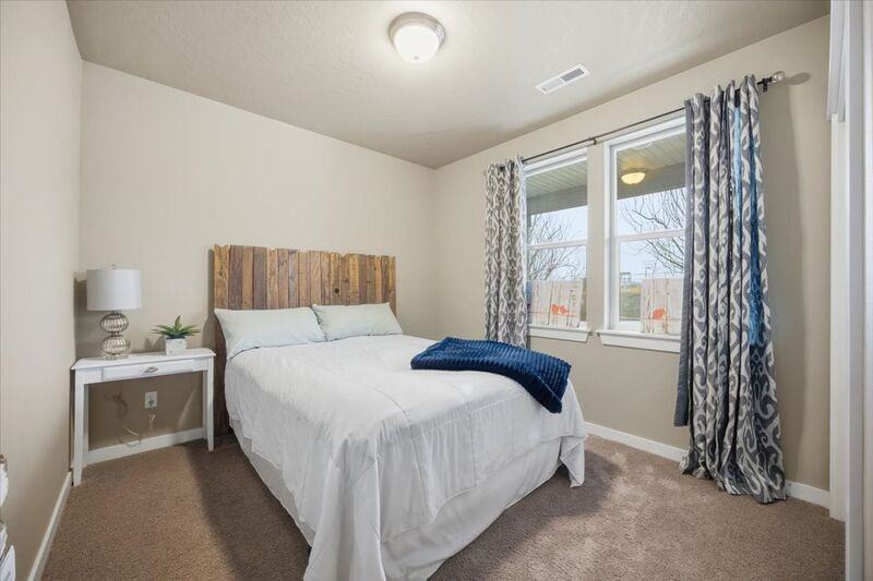 368 Wishkah Dr - Photo 3 of 16