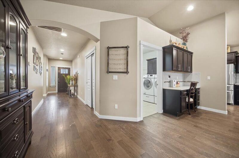 368 Wishkah Dr - Photo 6 of 16