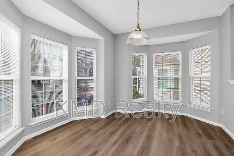 12337 Verdant Ct - Photo 3 of 17