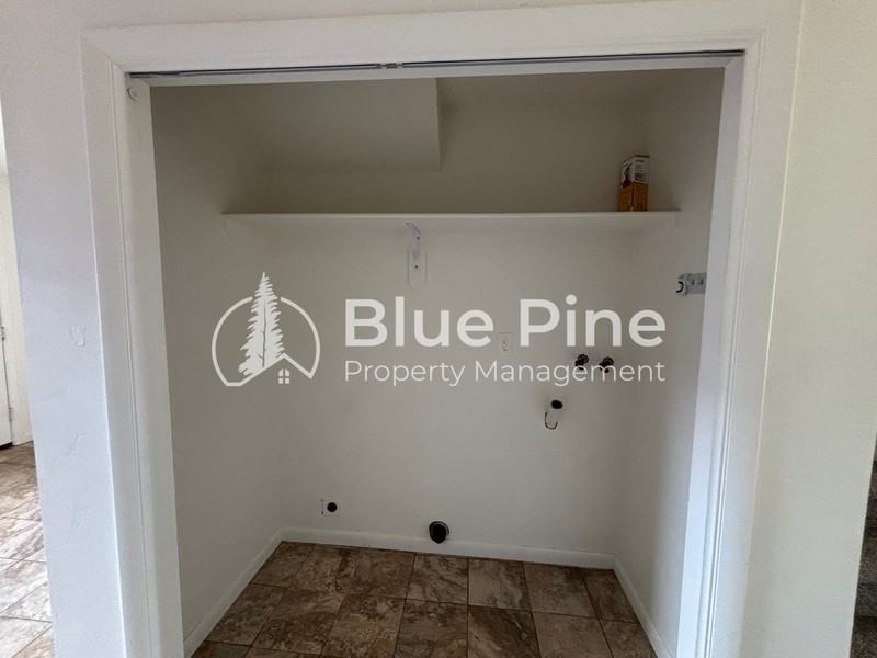 1445 S Emerson Ave #4 - Photo 6 of 11