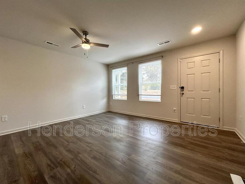 137 Villa Ln - Photo 2 of 11