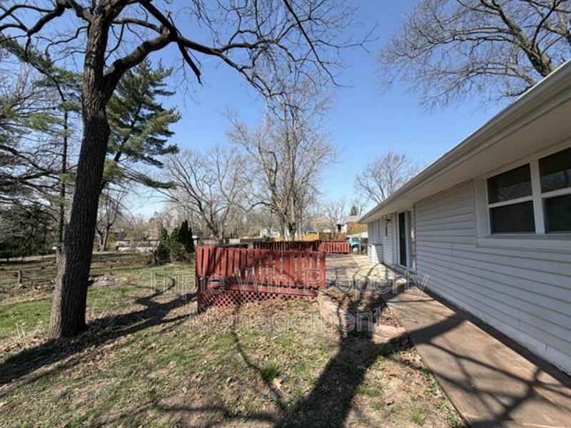 404 Fee Fee Hills Dr - Photo 3 of 29