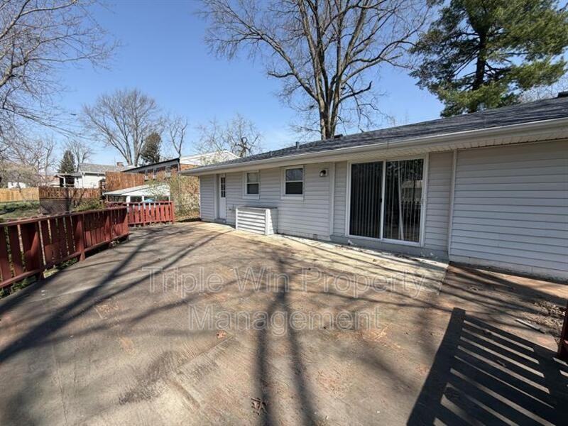 404 Fee Fee Hills Dr - Photo 4 of 29