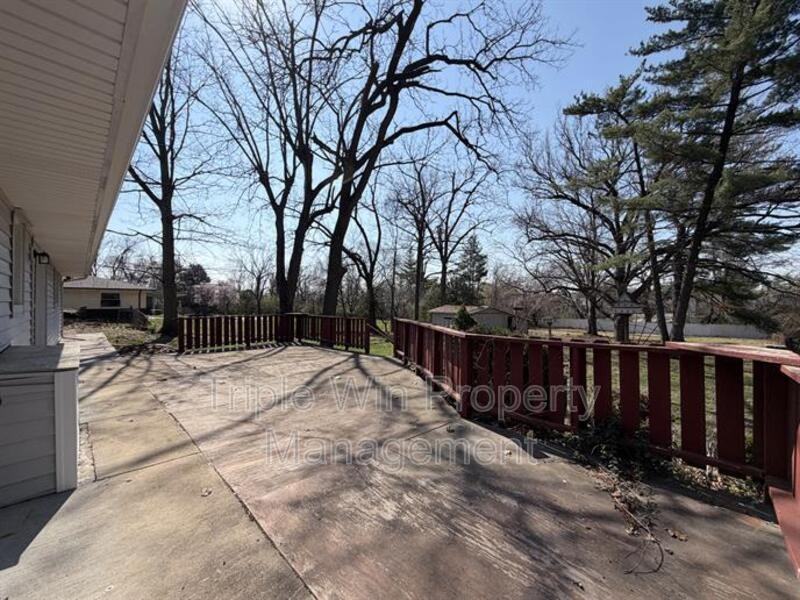 404 Fee Fee Hills Dr - Photo 6 of 29