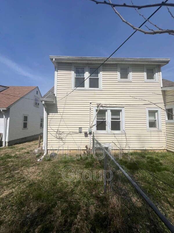 4919 Orion Ave - Photo 2 of 16