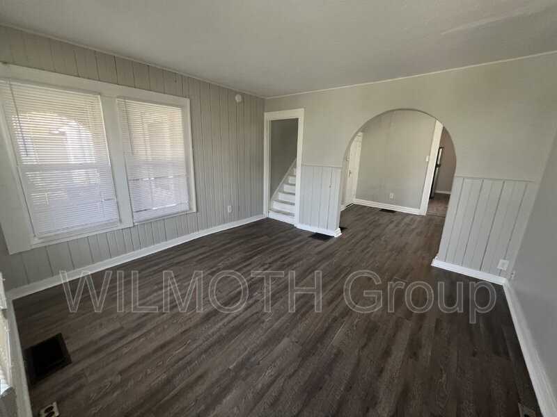 4919 Orion Ave - Photo 3 of 16