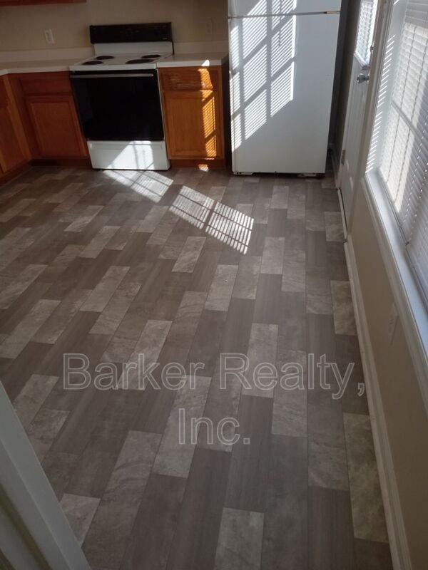 2203 Violet Bluff Ct - Photo 3 of 8