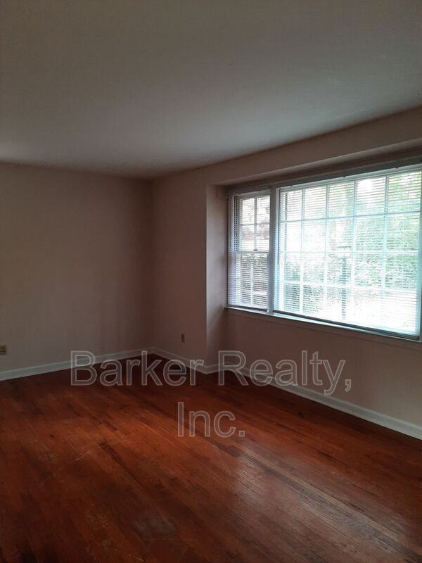 2302 Lora Ln - Photo 2 of 16