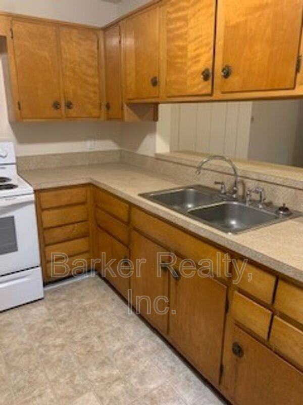 2302 Lora Ln - Photo 5 of 16