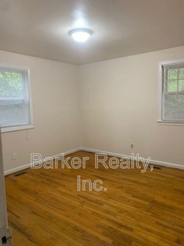 2302 Lora Ln - Photo 6 of 16