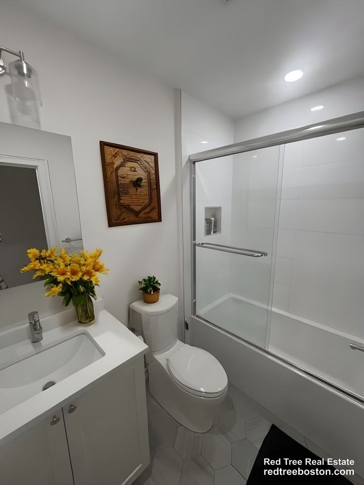 14 Mount Hood Rd #5 - Photo 2 of 5