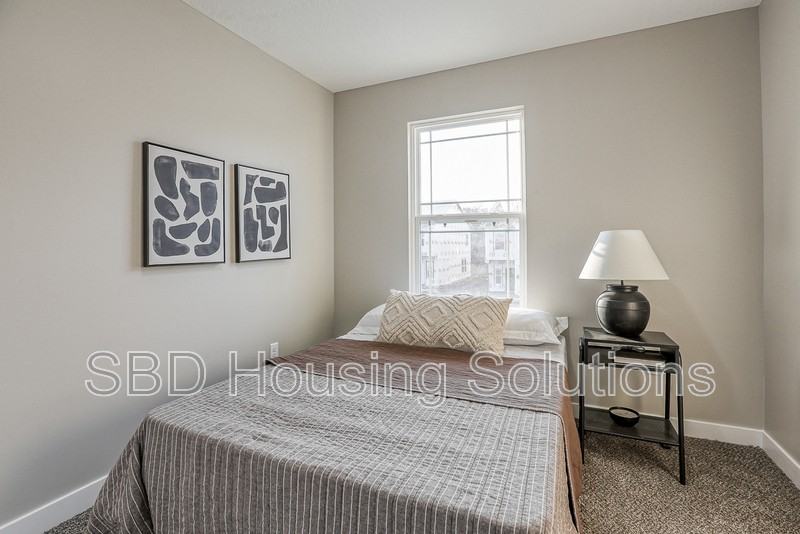 2904 S Harvard Ave #D - Photo 3 of 10