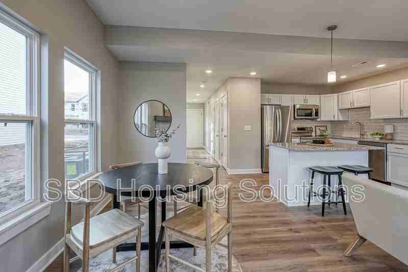 2904 S Harvard Ave #D - Photo 5 of 10