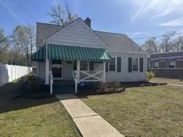 featured image of 153 Roanoke Ave