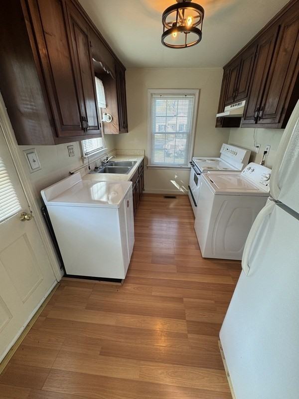 153 Roanoke Ave - Photo 5 of 12