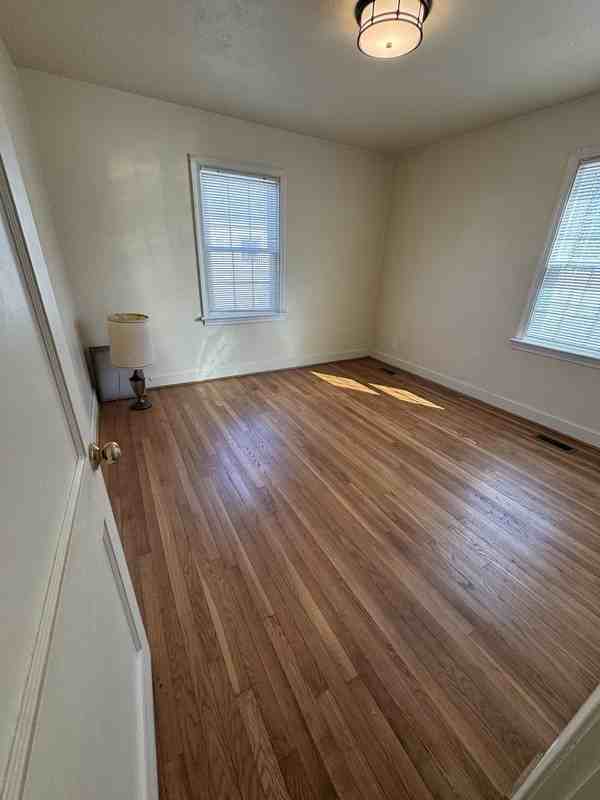 153 Roanoke Ave - Photo 7 of 12