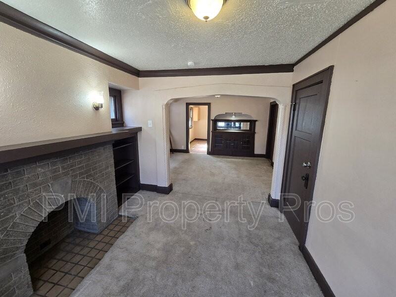 3837 N 24th Pl - Photo 2 of 7