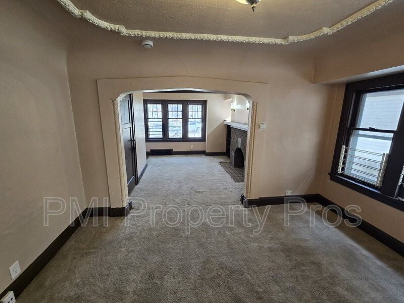 3837 N 24th Pl - Photo 3 of 7