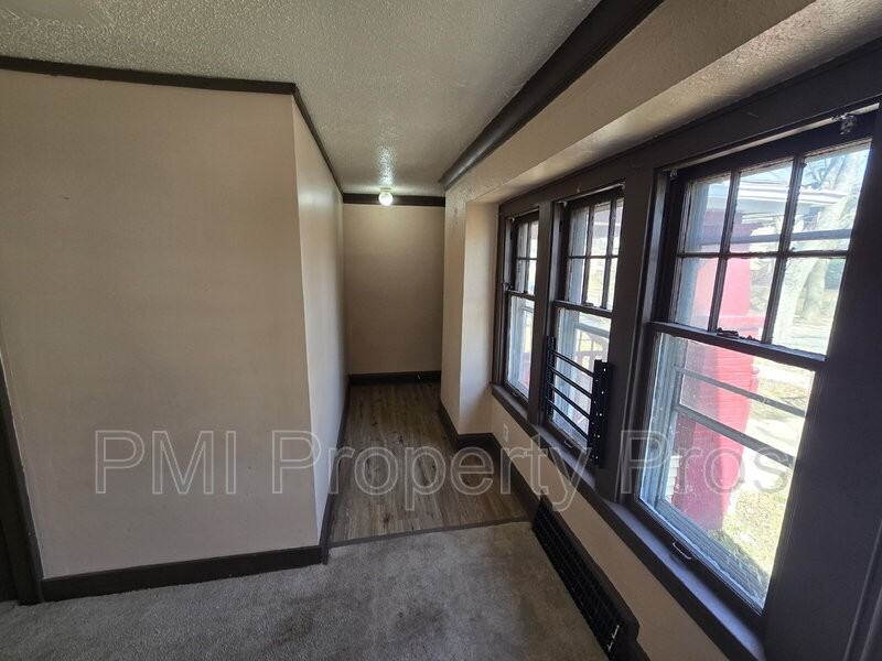 3837 N 24th Pl - Photo 5 of 7