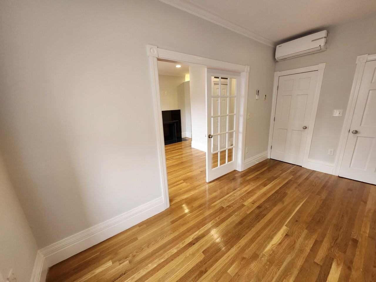 254 Newbury St #4 - Photo 7 of 10