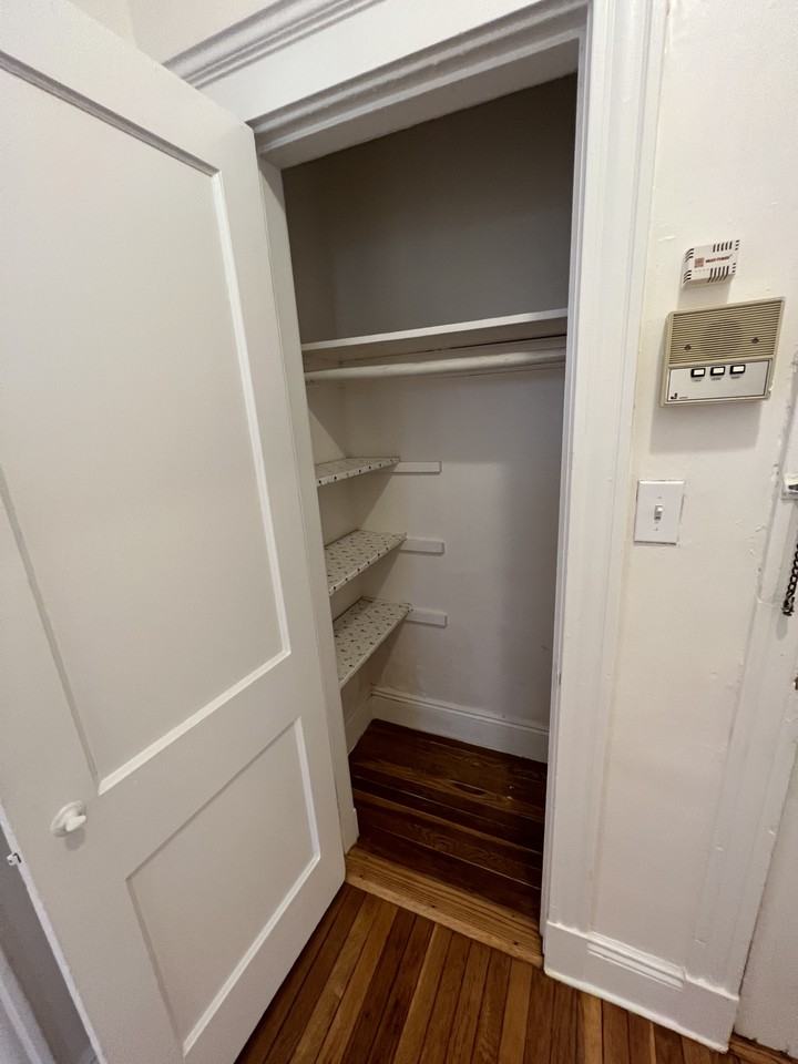 80 Sutherland Rd #6 - Photo 5 of 50