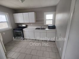 featured image of 140 Summit St #2
