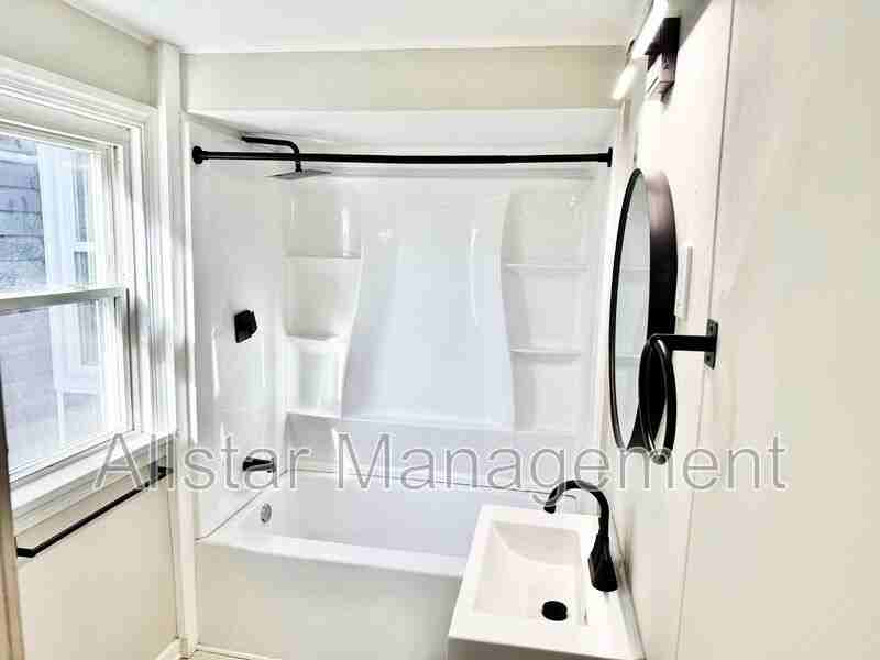 924 Spring Ave Ne - Photo 6 of 46