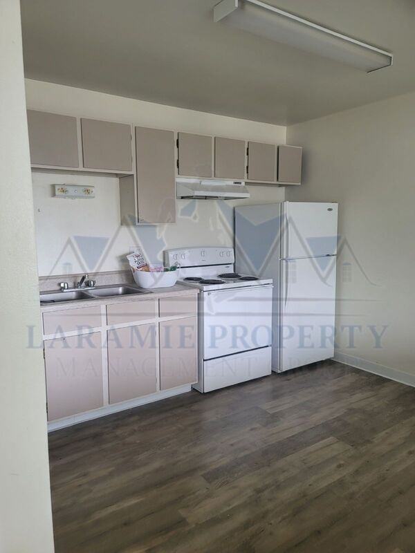 2310 E Garfield St #B3 - Photo 2 of 8