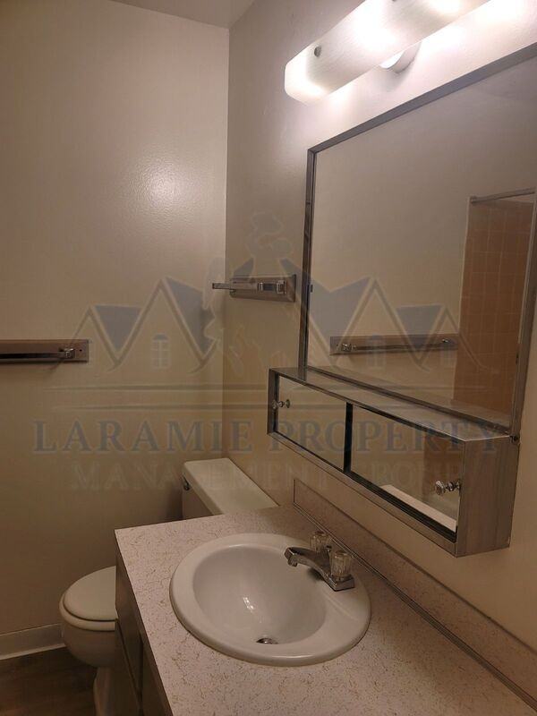 2310 E Garfield St #B3 - Photo 6 of 8