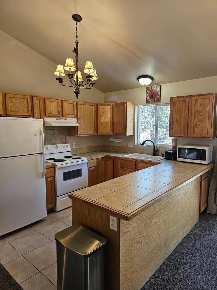 252 Blossom Rd - Photo 5 of 22