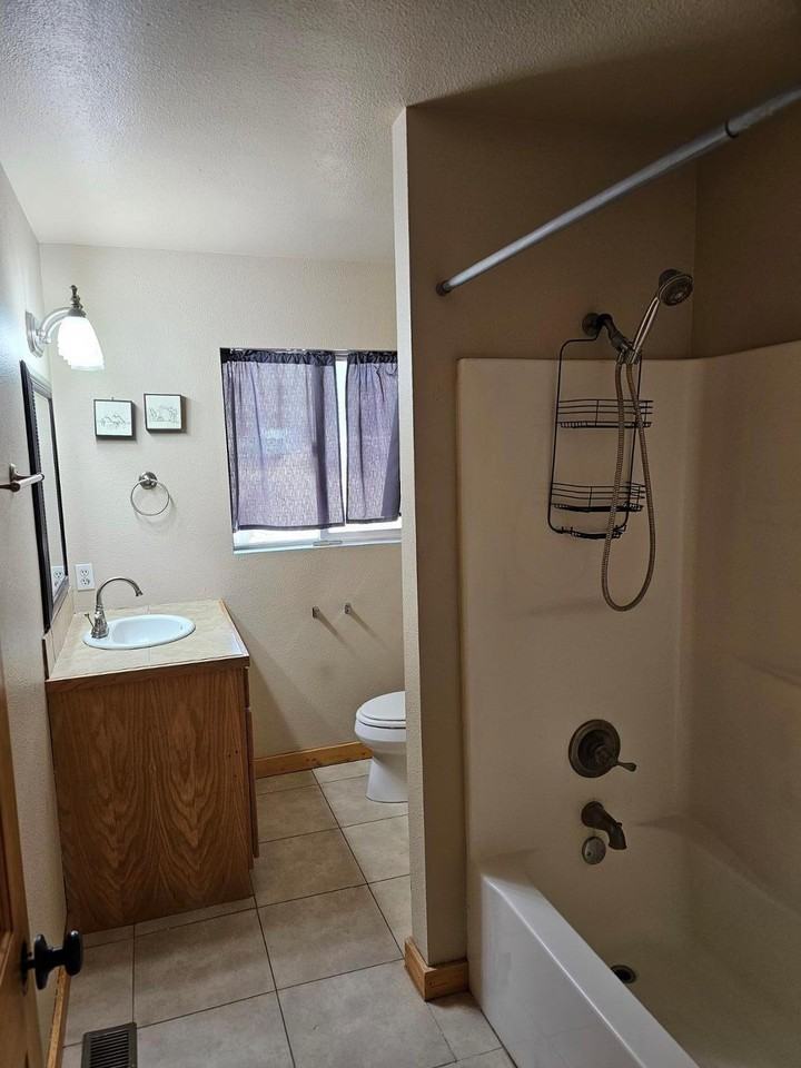 252 Blossom Rd - Photo 7 of 22