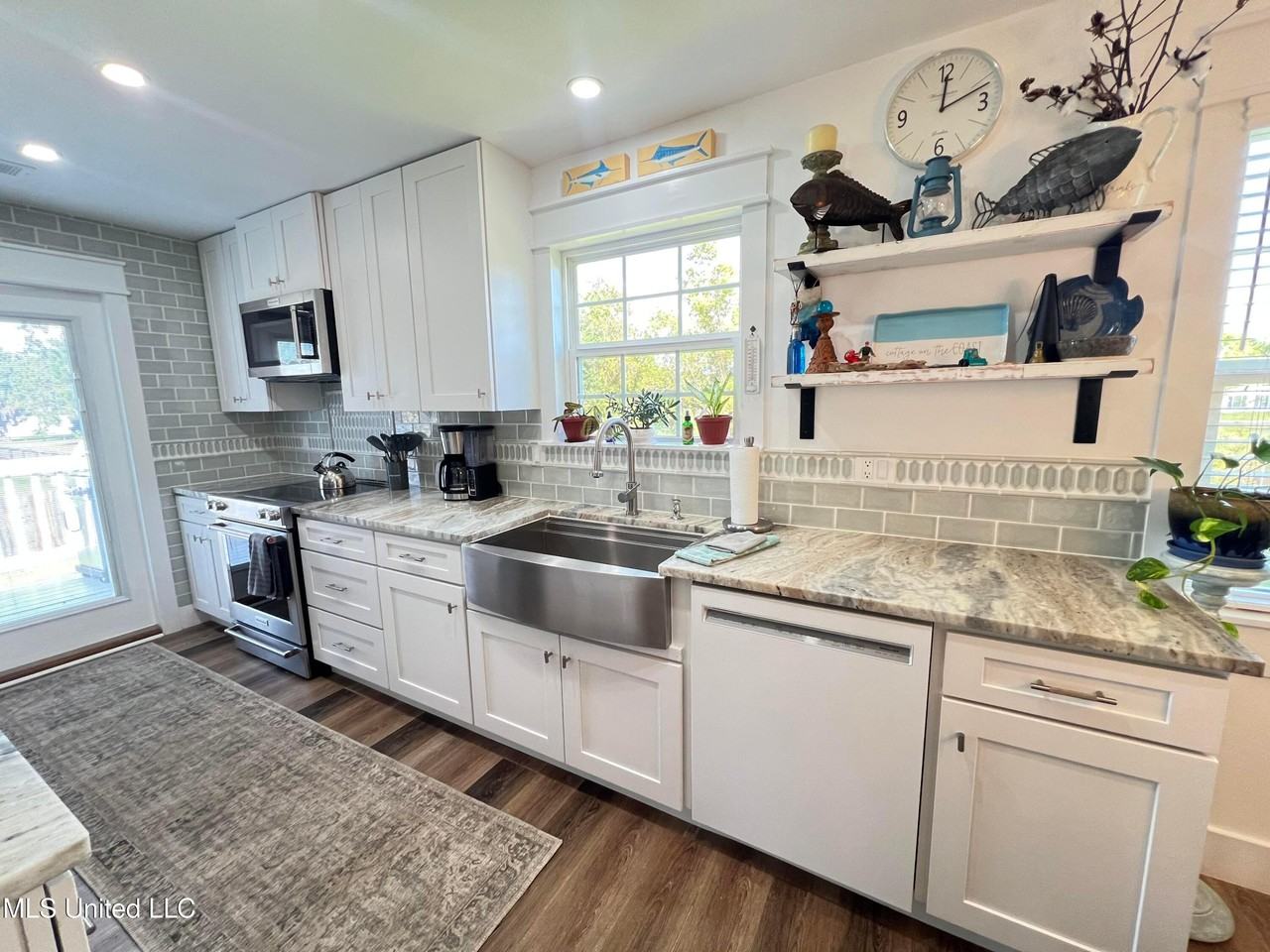 412 Chadwick St - Photo 3 of 28