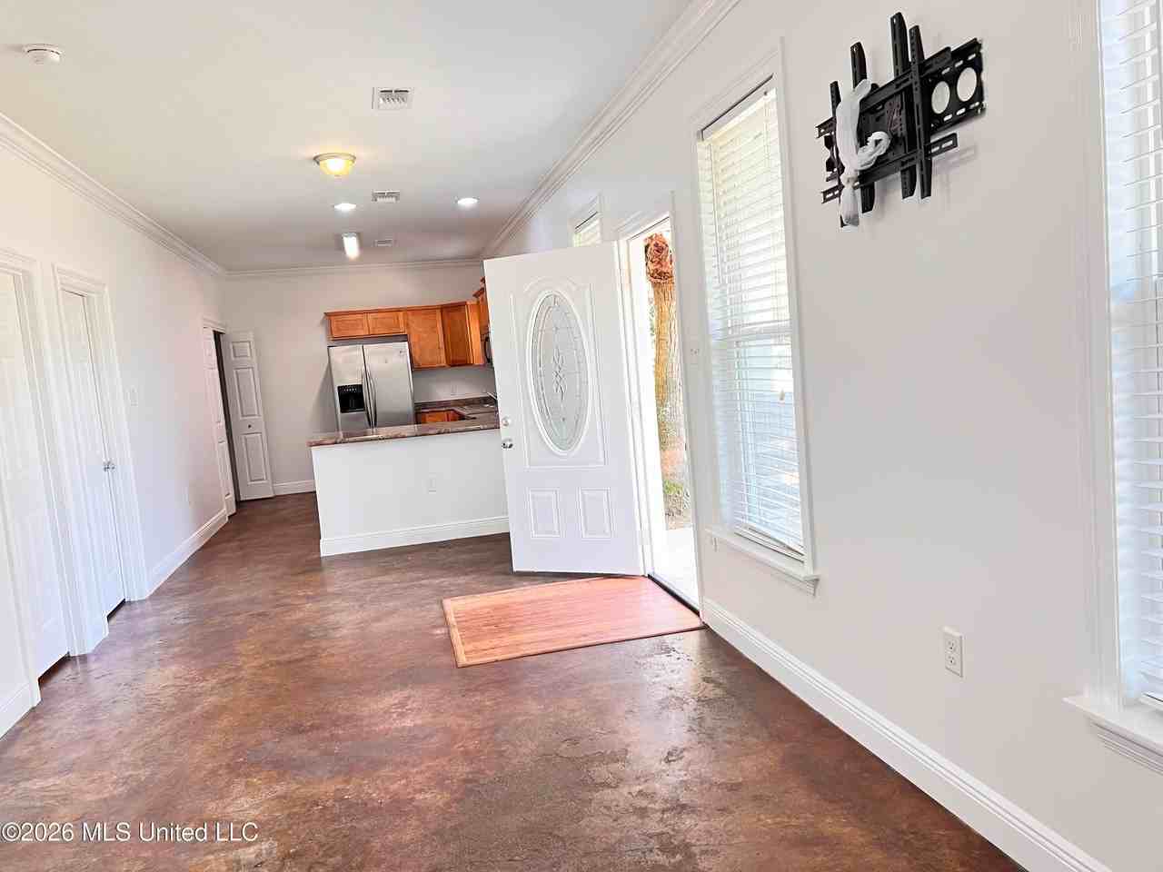418 State St - Photo 2 of 12