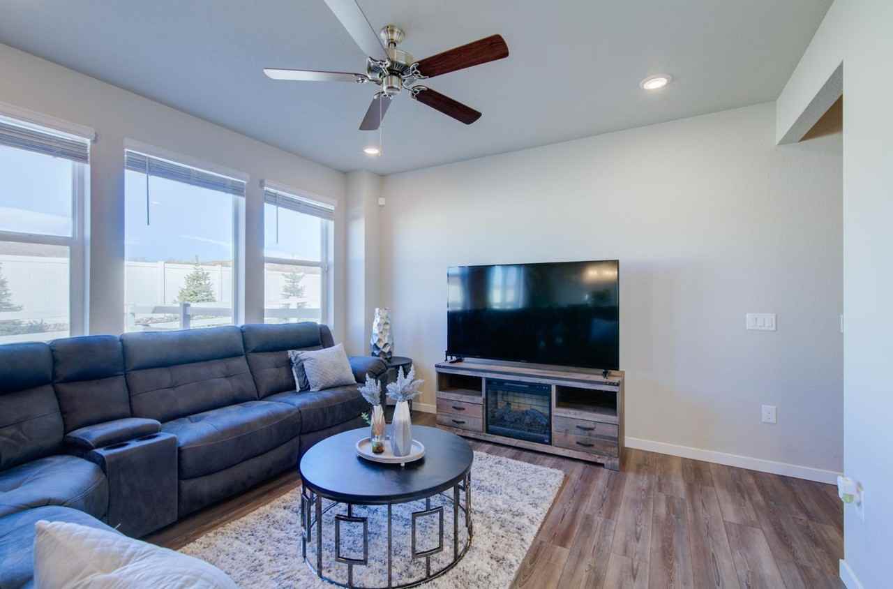 8218 Grey Bark Way - Photo 4 of 50