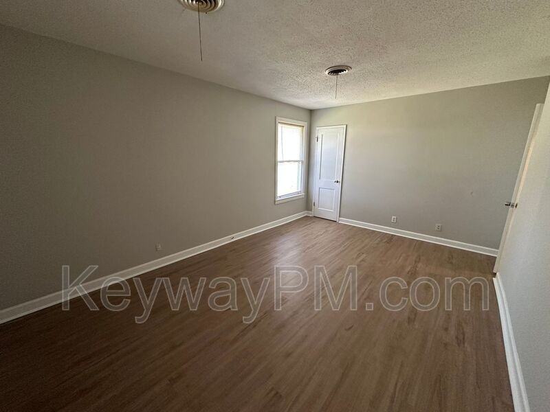 3018 Acorn Rd - Photo 3 of 11